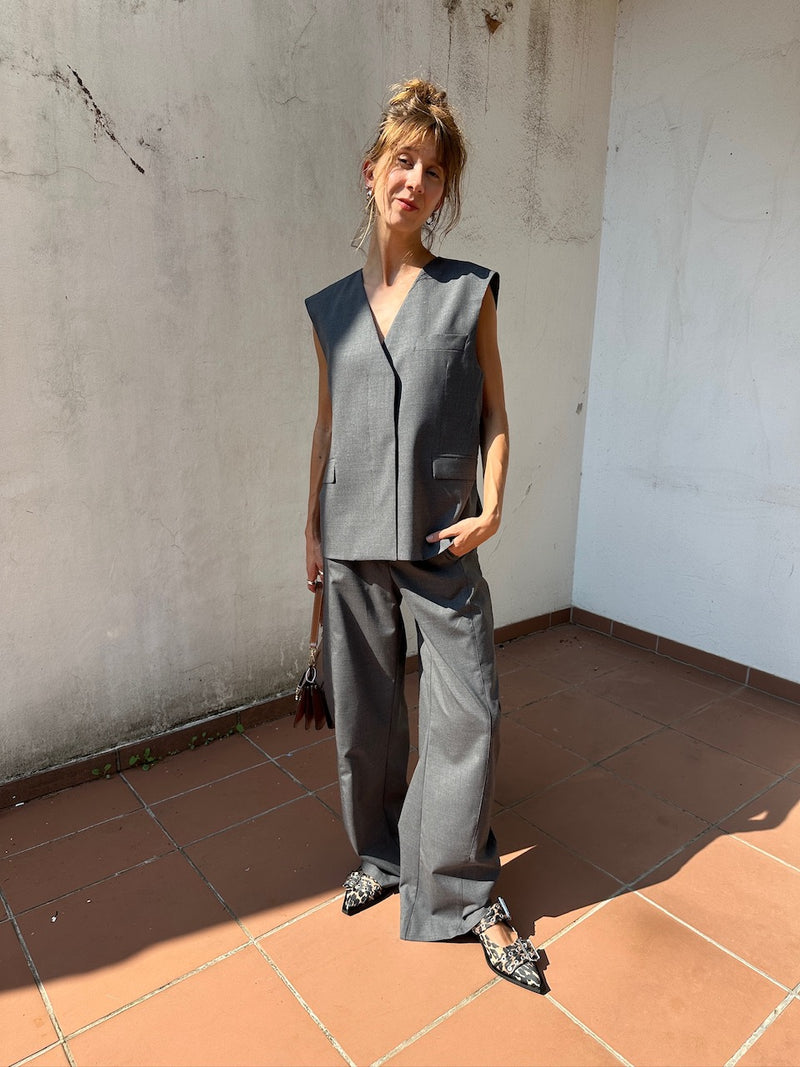 Lamia Boxy Vest dark grey