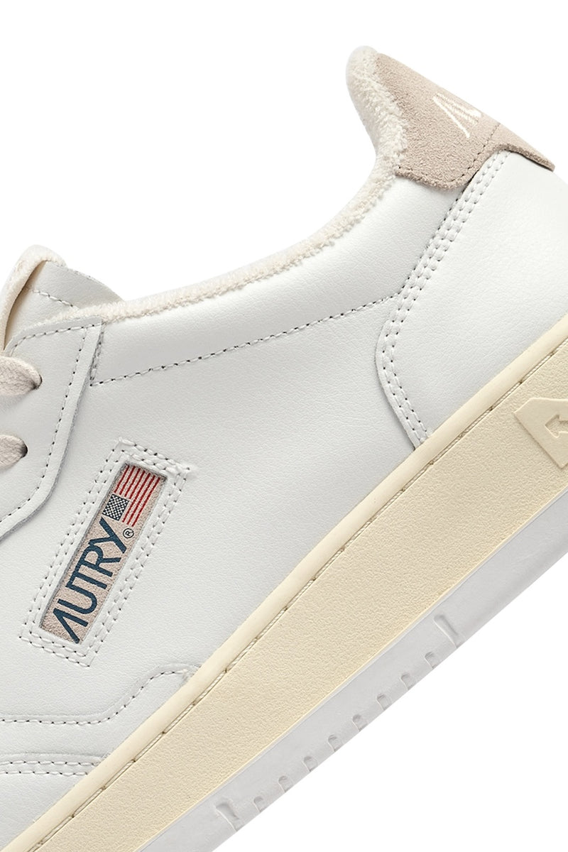 Autry Medalist Sneaker white ivory