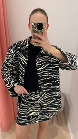 Bessie Jacket black whisper zebra